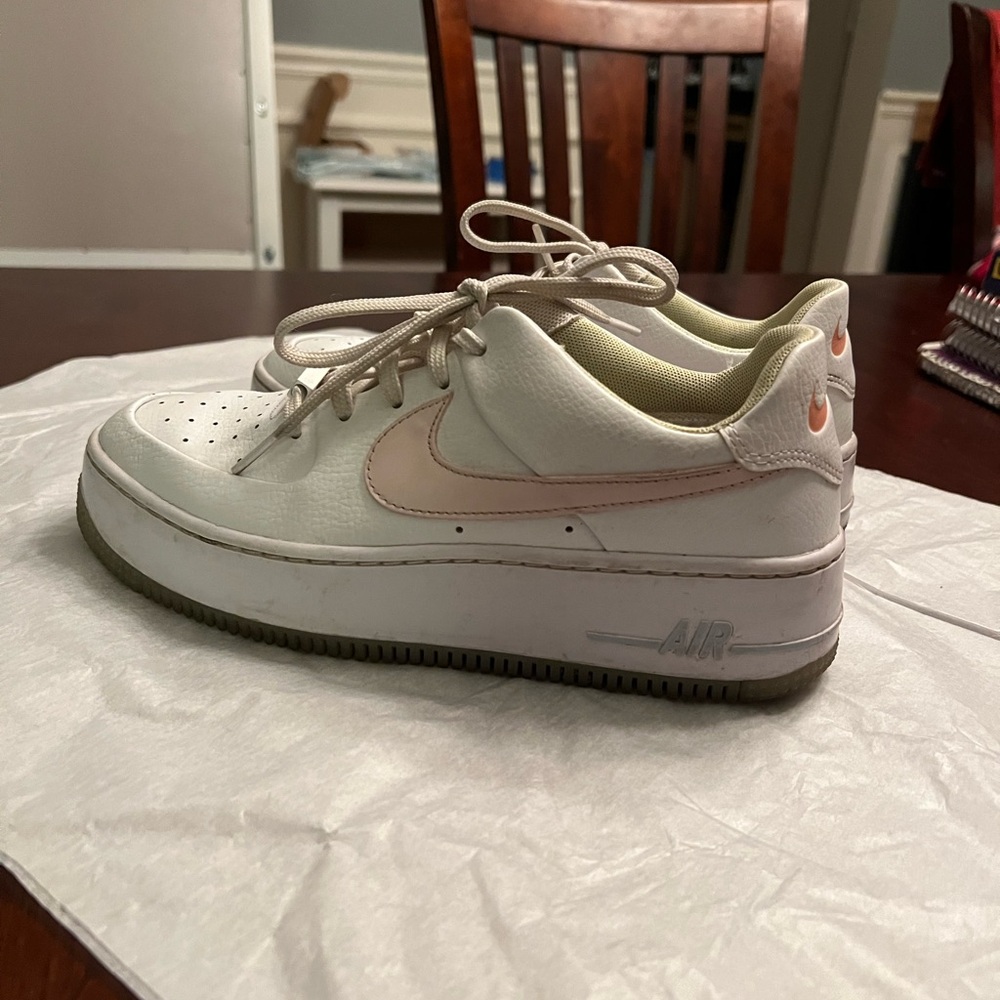 Nike Air Force 1 Sage Low